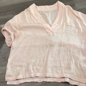XiRENA Pale Pink Gauze V-Neck Blouse